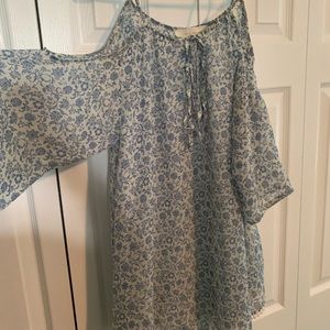 Francesca’s S/M Open Shoulder Blouse